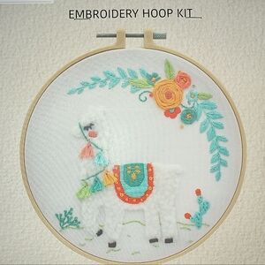 Embroidery Hoop Kit Llama - NEW